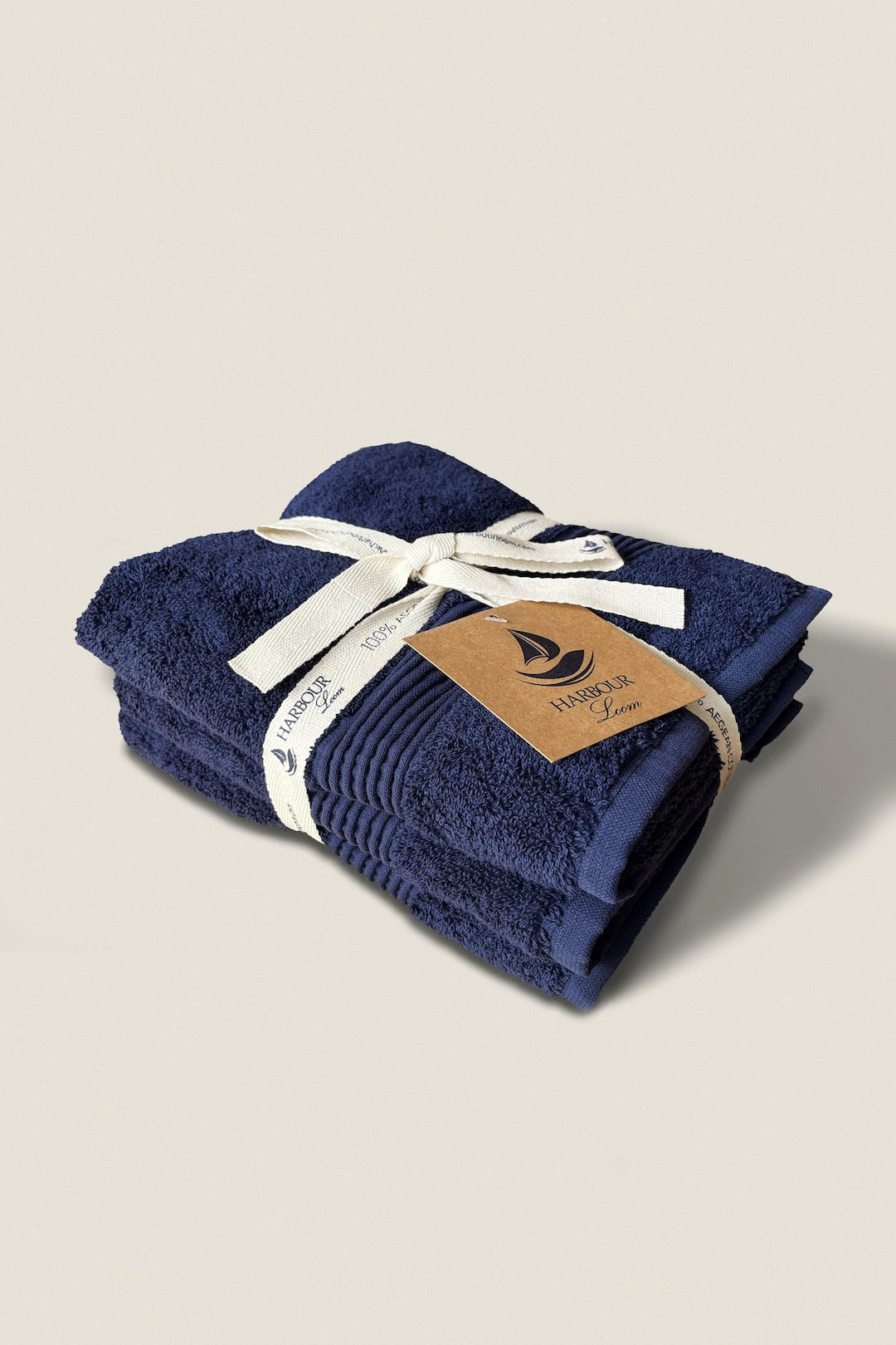 Luxurious bath towel set bundles featuring ultra-soft, plush towels in coordinated colors, crafted for everyday comfort and elegant bathroom decor.