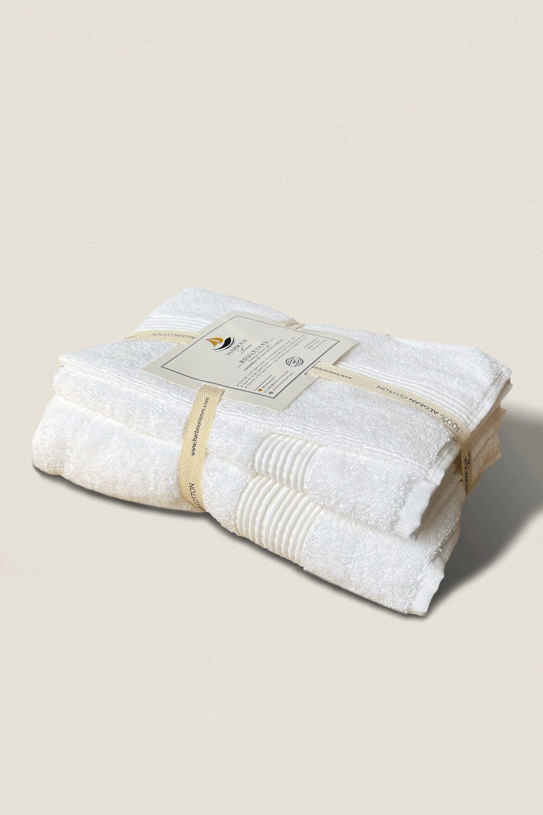 Luxurious bath towel set bundles featuring ultra-soft, plush towels in coordinated colors, crafted for everyday comfort and elegant bathroom decor.